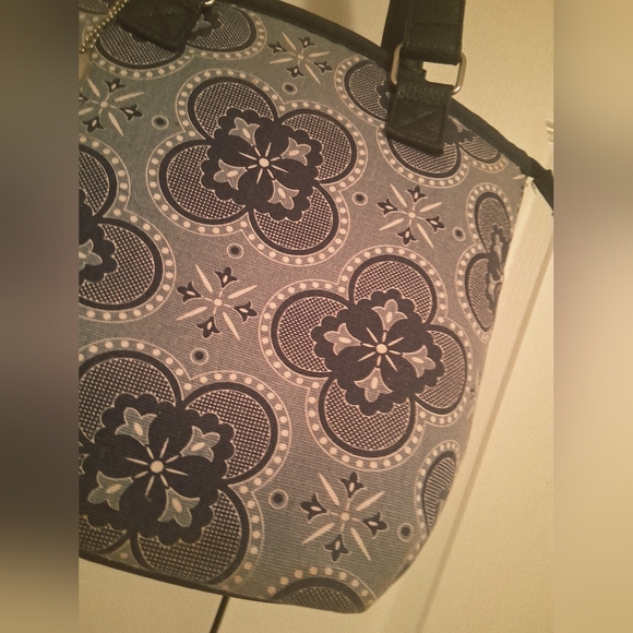 Stylish Patterned Tote Lunch Bag - Picture 4 of 6